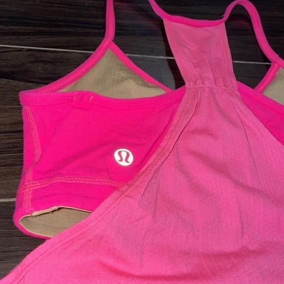 Lululemon tank top! No size dot but it is a 2. - Picture 4 of 6
